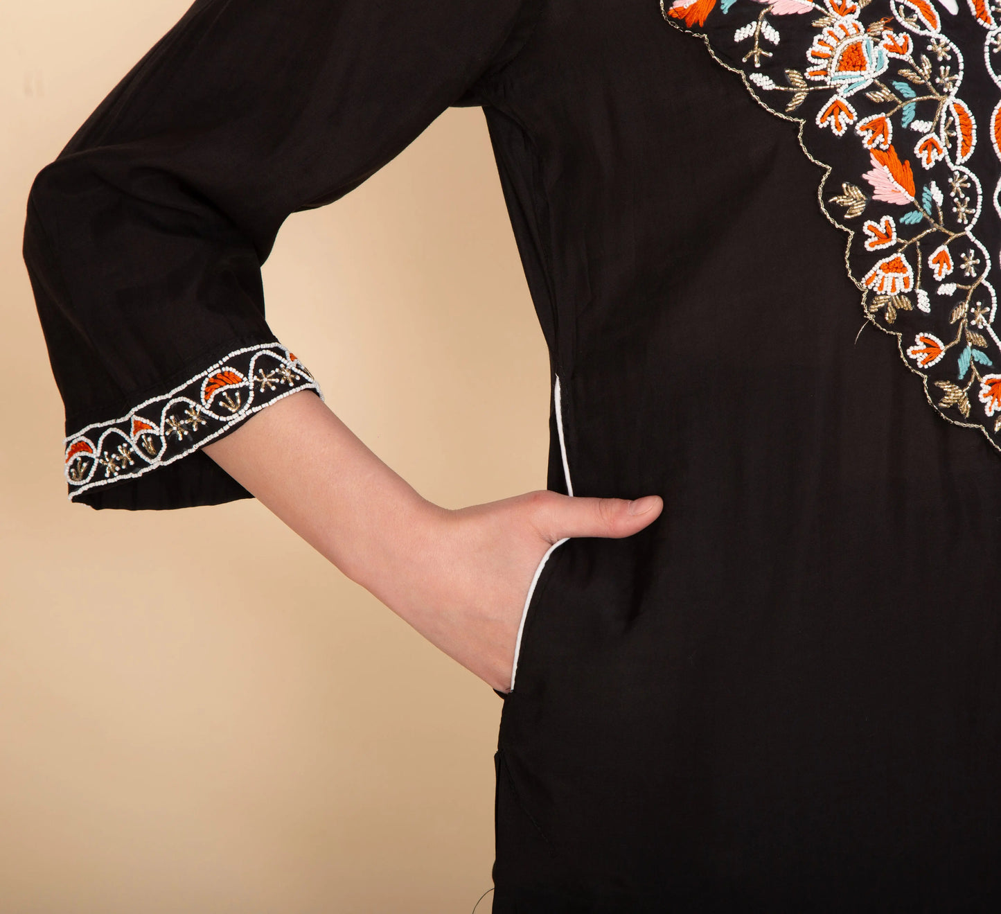 CLASSIC BLACK EMBROIDERED KURTA SET NAMOSTRI