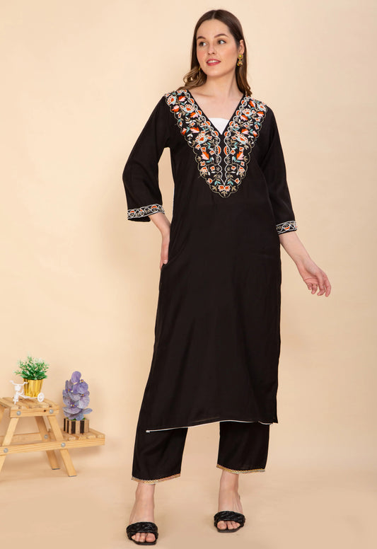 CLASSIC BLACK EMBROIDERED KURTA SET NAMOSTRI