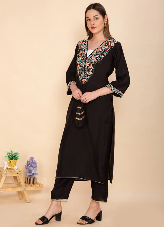CLASSIC BLACK EMBROIDERED KURTA SET NAMOSTRI